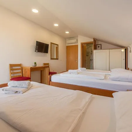 Maki krevet i doručak