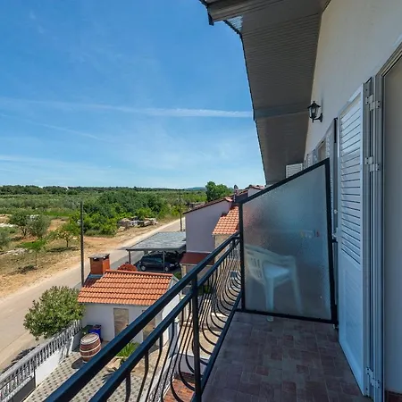 Maki 3* Biograd Na Moru