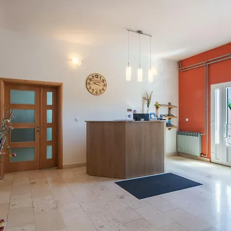 krevet i doručak Maki 3*