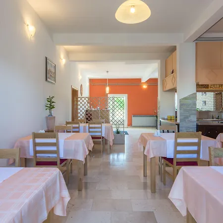 Maki Biograd Na Moru