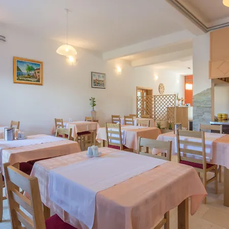 krevet i doručak Maki