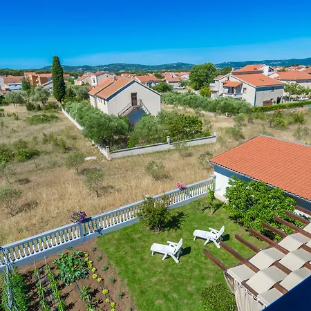 krevet i doručak Maki 3*