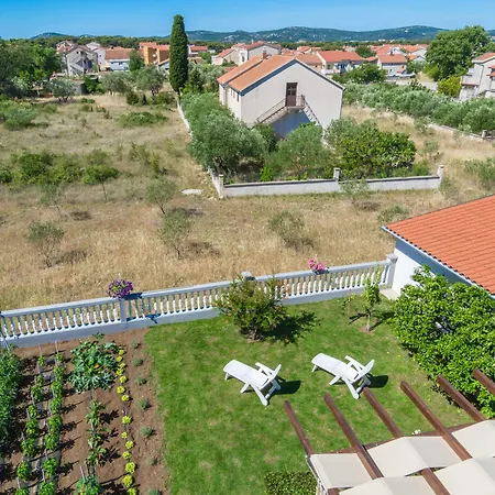 Maki Biograd Na Moru