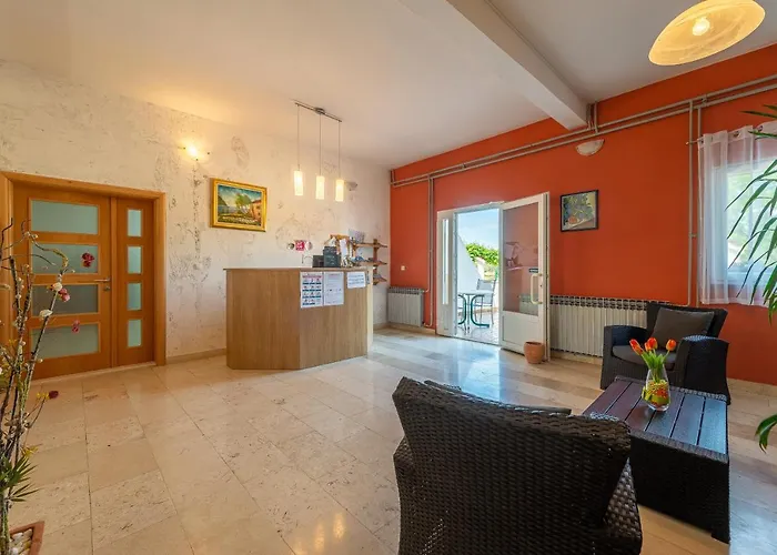 Maki Bed and Breakfast 3*