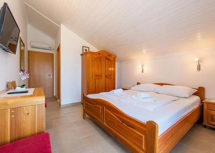 Maki Bed and Breakfast Biograd Na Moru