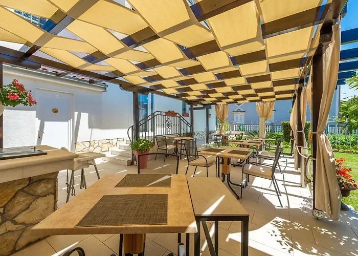 Maki فندق مبيت وإفطار