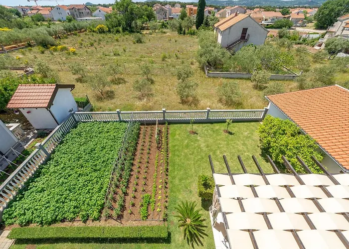 Maki Bed and Breakfast Biograd Na Moru