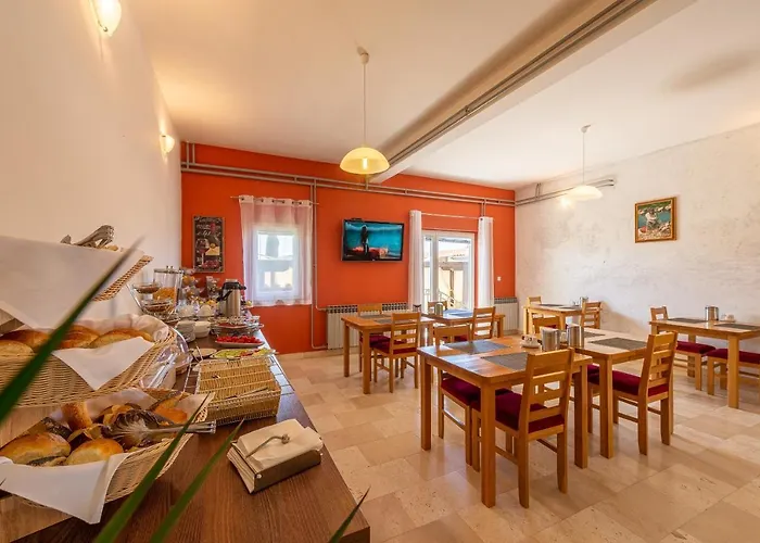 Maki فندق مبيت وإفطار 3*