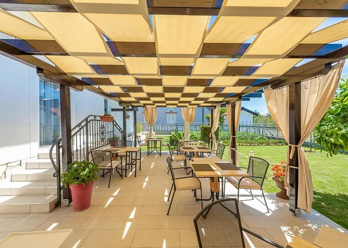 Maki 3* Biograd Na Moru