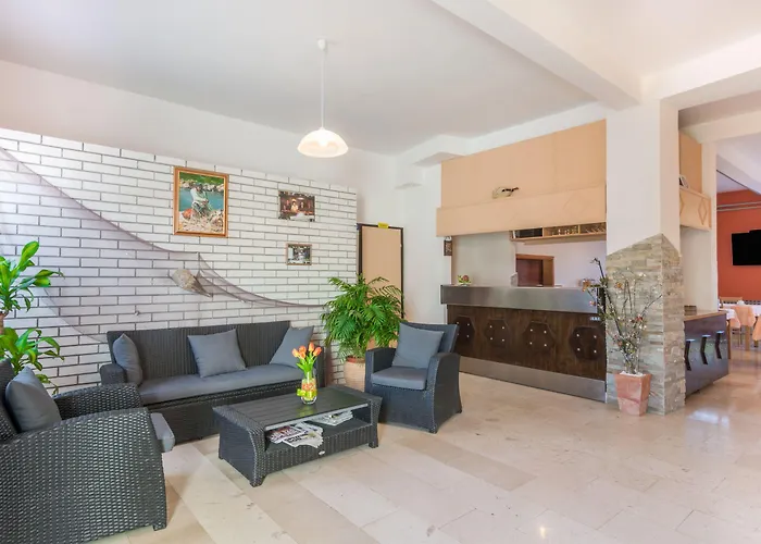 Maki فندق مبيت وإفطار