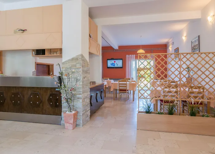 فندق مبيت وإفطار Maki 3*