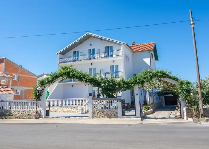 Maki 3* Biograd Na Moru