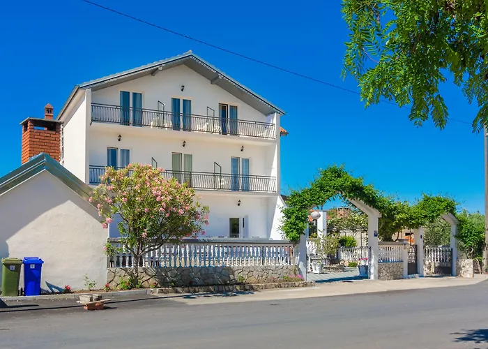 Maki فندق مبيت وإفطار