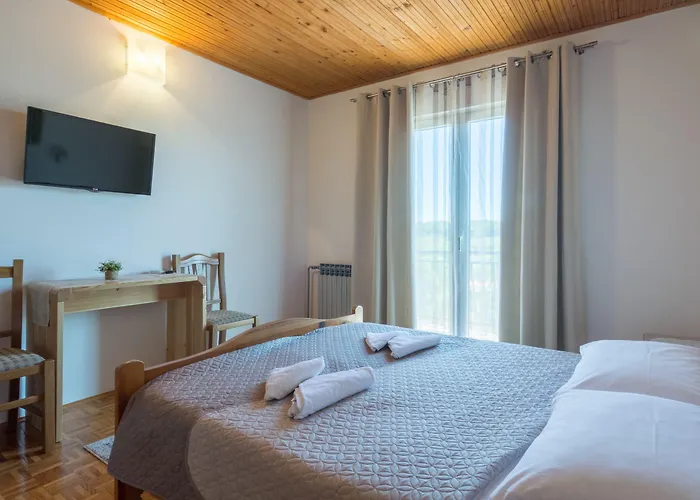 Bed and Breakfast Maki