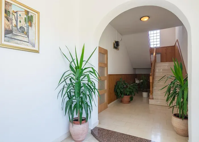 Maki Bed and Breakfast 3*