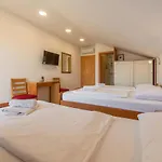 Maki Bed & Breakfast