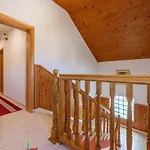 Bed & Breakfast Maki 3*