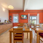 Maki Bed & Breakfast 3*