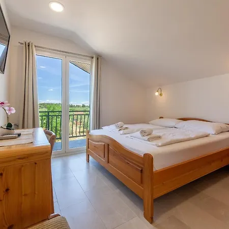 Bed & Breakfast Maki 3*