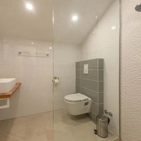 Maki Bed & Breakfast 3*