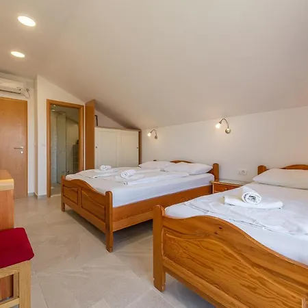 Maki Bed & Breakfast 3*