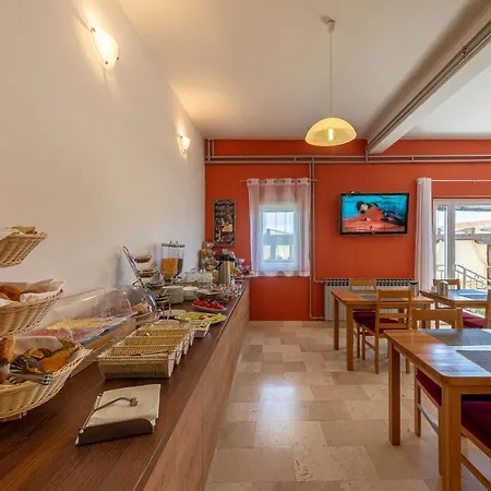 Bed & Breakfast Maki 3*