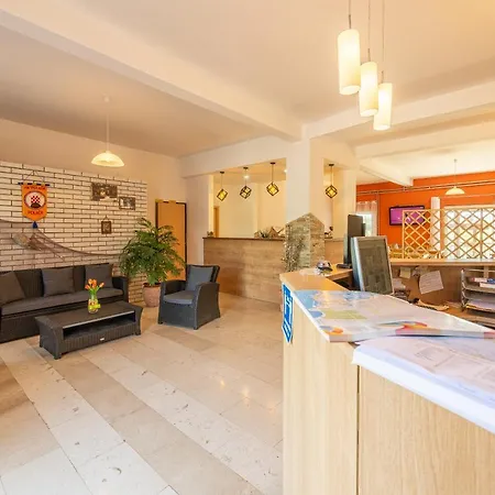 Maki Bed & Breakfast 3*