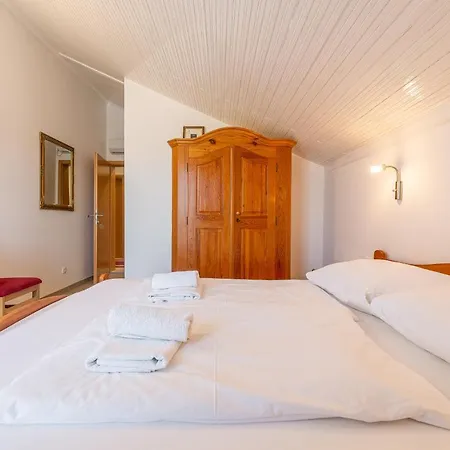 Maki Bed & Breakfast