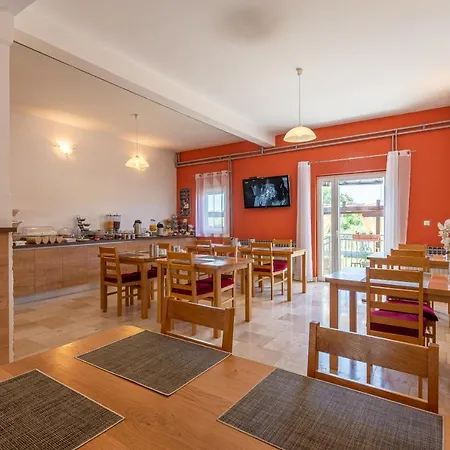 Bed & Breakfast Maki 3*