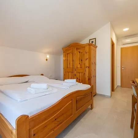 Maki Bed & Breakfast Biograd Na Moru