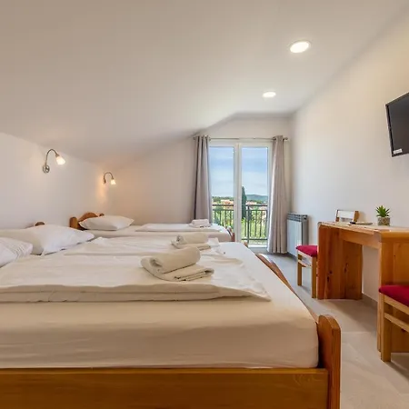 Maki 3* Biograd Na Moru