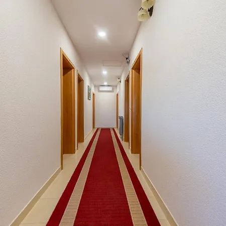Maki Bed & Breakfast