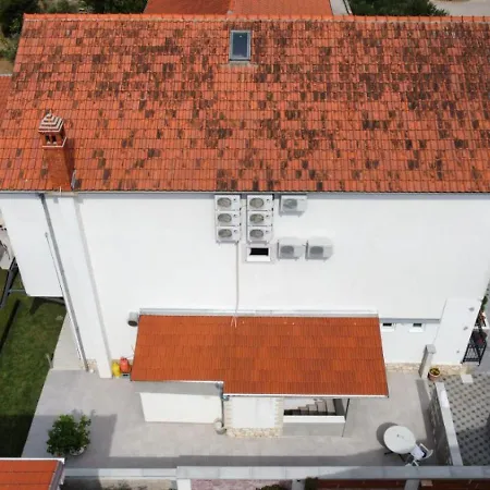 krevet i doručak Maki