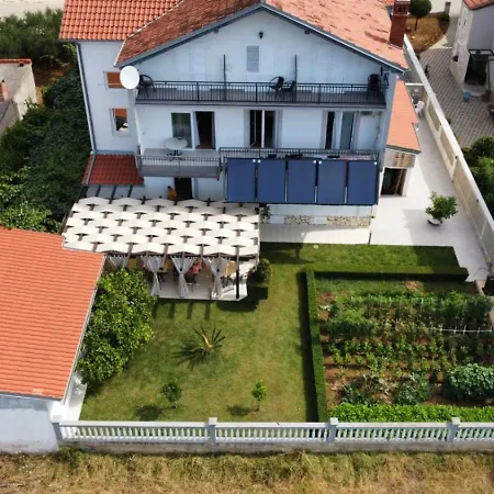 Maki Bed & Breakfast Biograd Na Moru