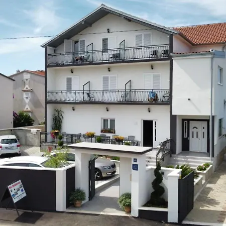 Bed & Breakfast Maki 3*