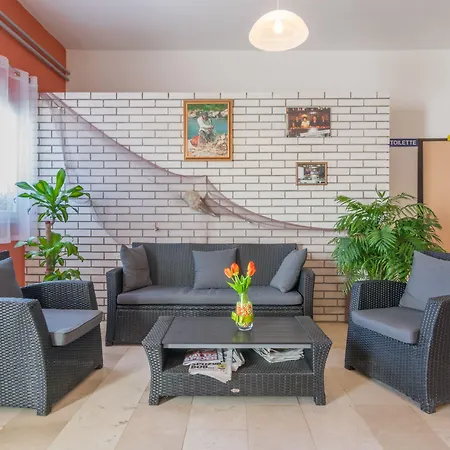 Bed & Breakfast Maki Biograd Na Moru
