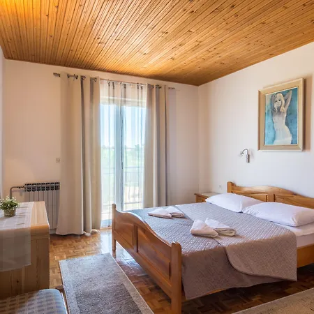Bed & Breakfast Maki Biograd Na Moru