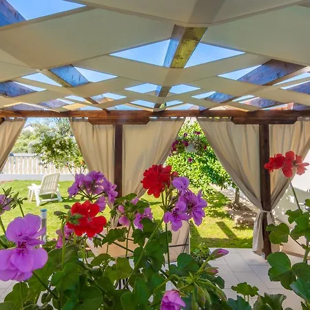 Bed & Breakfast Maki Biograd Na Moru