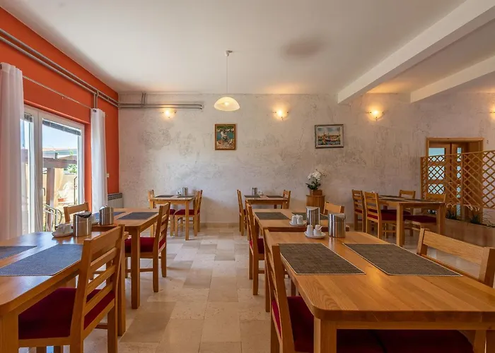 Maki krevet i doručak