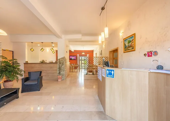 Maki Oda ve Kahvaltı Biograd Na Moru