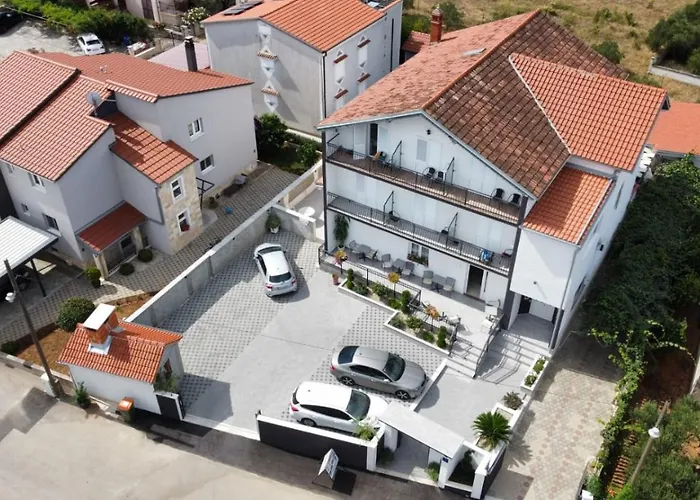 Maki krevet i doručak 3*