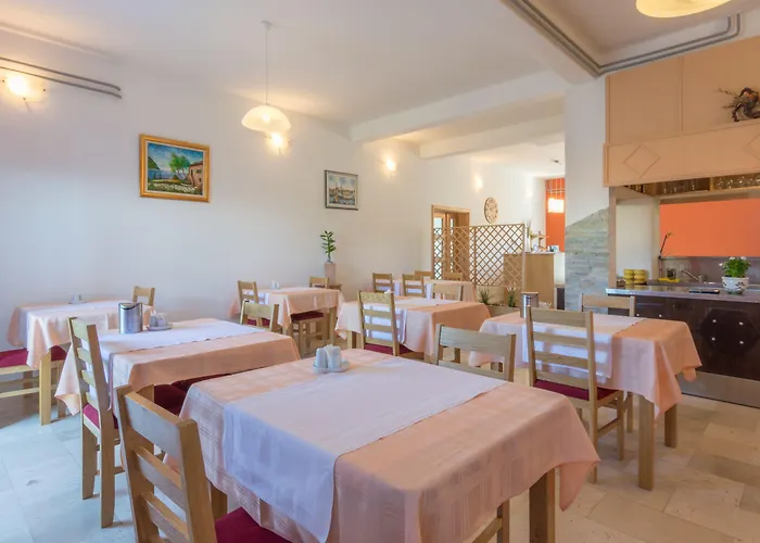 Oda ve Kahvaltı Maki