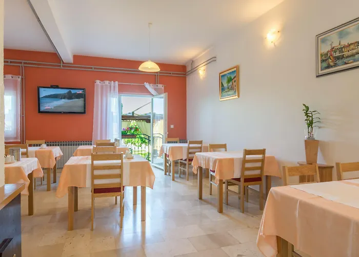 Maki Oda ve Kahvaltı Biograd Na Moru