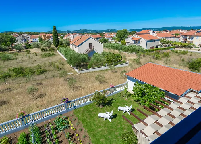 krevet i doručak Maki 3*